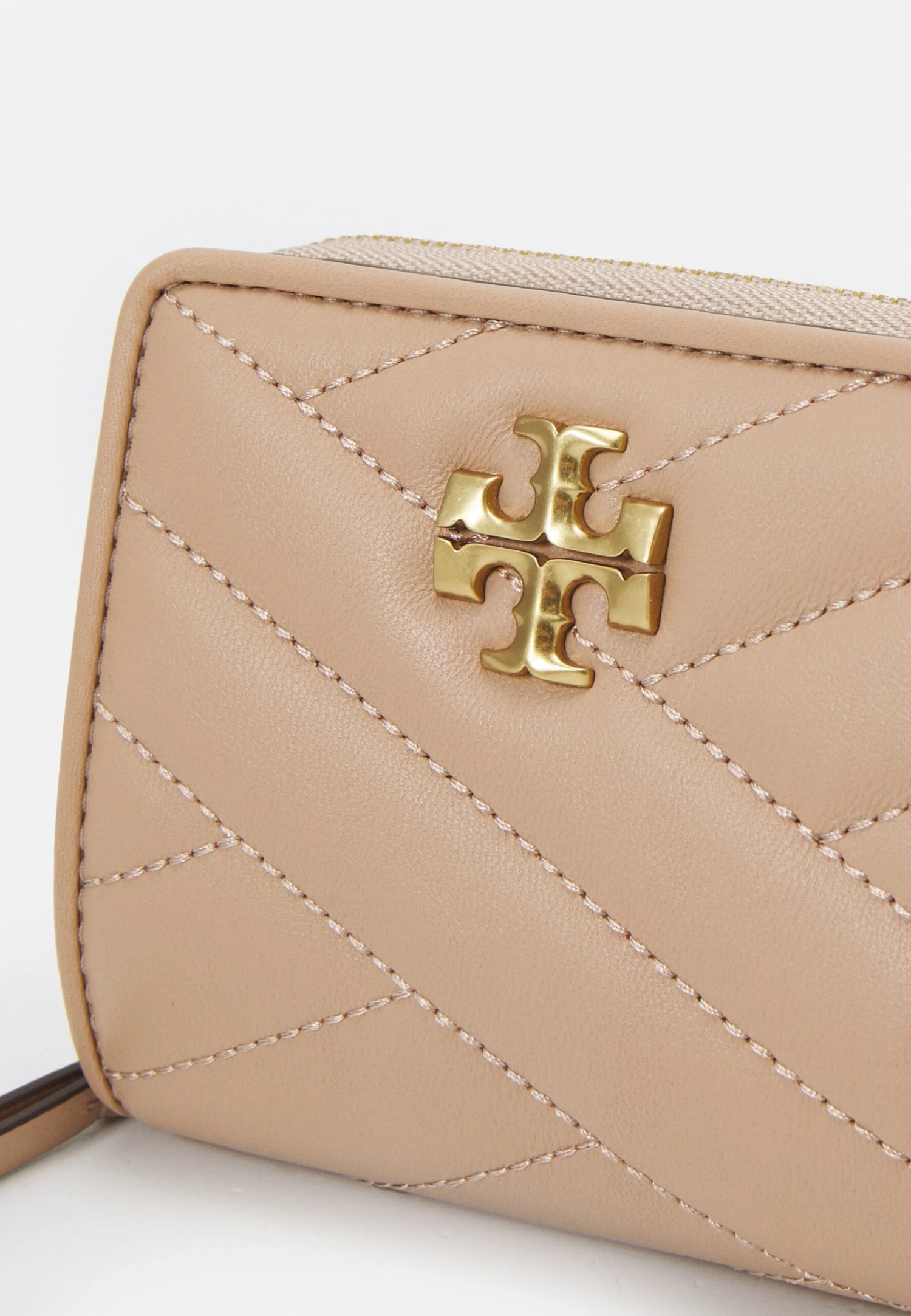 Tory Burch Kira Chevron Bi Fold Wallet - Wallet - Devon Sand 5 Tory Burch Kira Chevron Bi Fold Wallet - Wallet - Devon Sand - Image 5