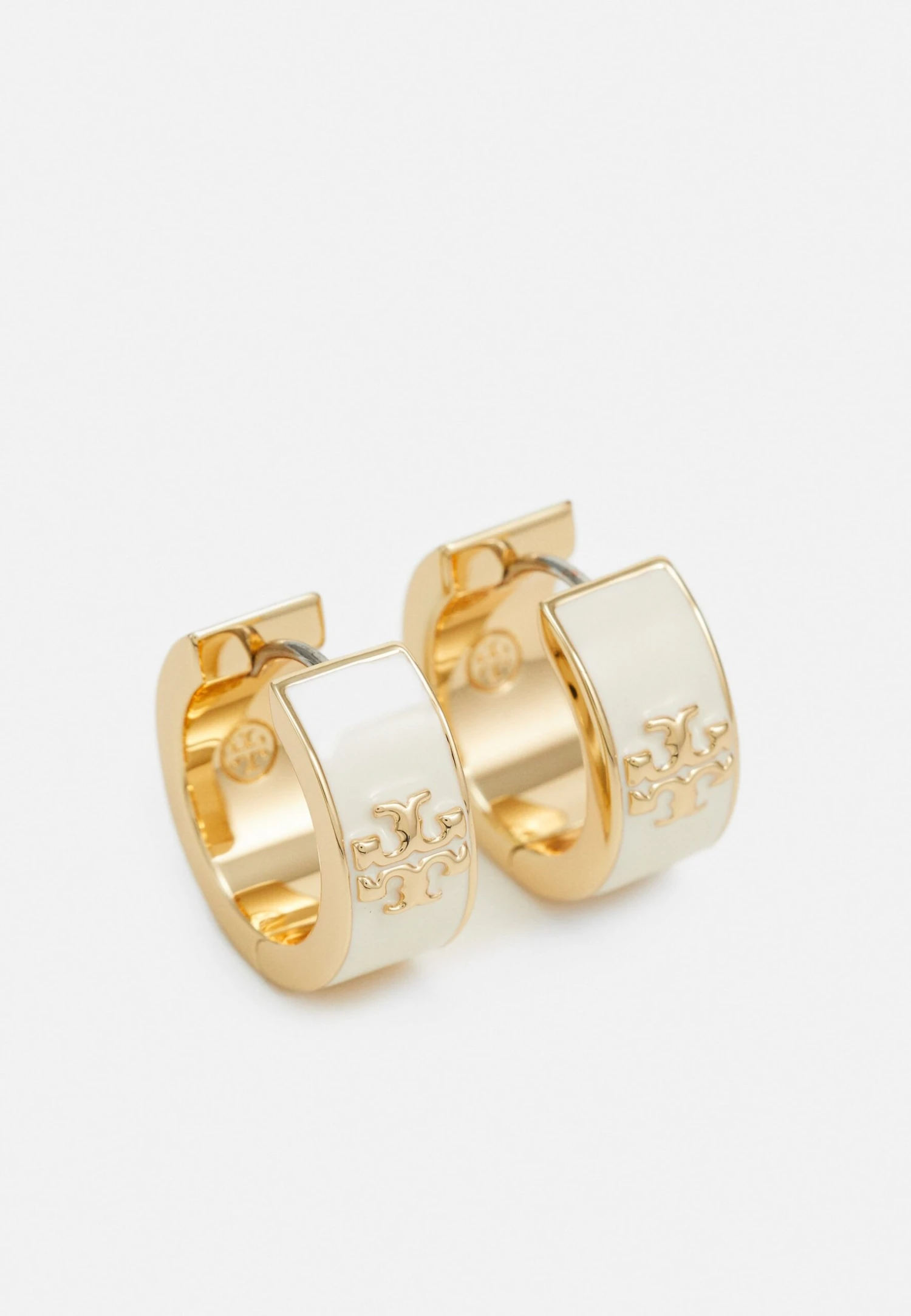 Tory Burch Kira Huggie Hoop Earring - Earrings - Gold-Coloured 3 Tory Burch Kira Huggie Hoop Earring - Earrings - Gold-Coloured - Image 3