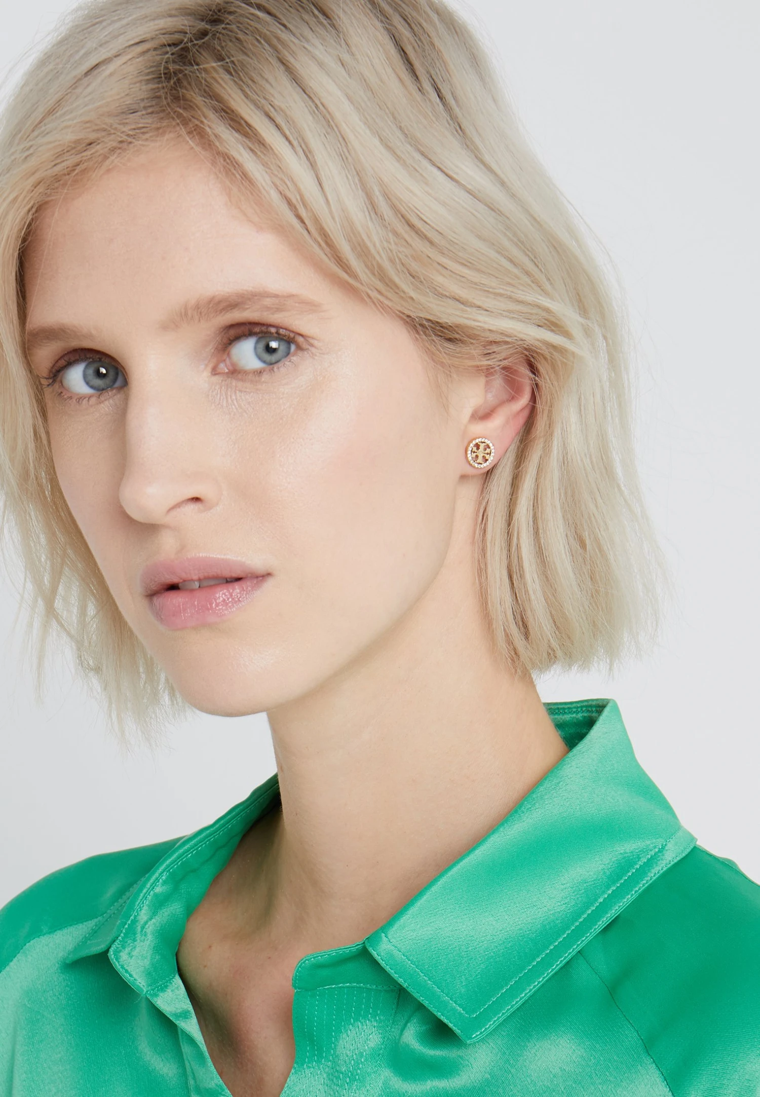 Tory Burch Logo CircleEarring - Earrings - Gold-Coloured 2 Tory Burch Logo CircleEarring - Earrings - Gold-Coloured - Image 2