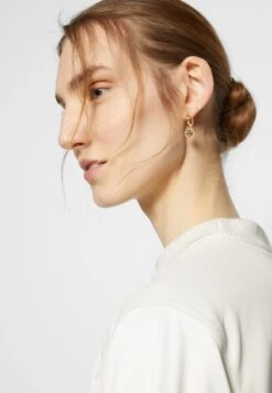 Tory Burch Miller Pave Huggie Hoop Earring - Earrings - Gold-Coloured -Tory Burch 3beac0b42ab04cd3b702a7b5fc67e684