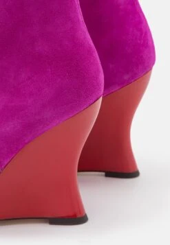 Tory Burch Sculpted Wedge - Wedge Ankle Boots - Fuchsia/Triple Red 13 Tory Burch Sculpted Wedge - Wedge Ankle Boots - Fuchsia/Triple Red -Tory Burch 45fb97c5d61e4b519a5c54bbb170b9ec