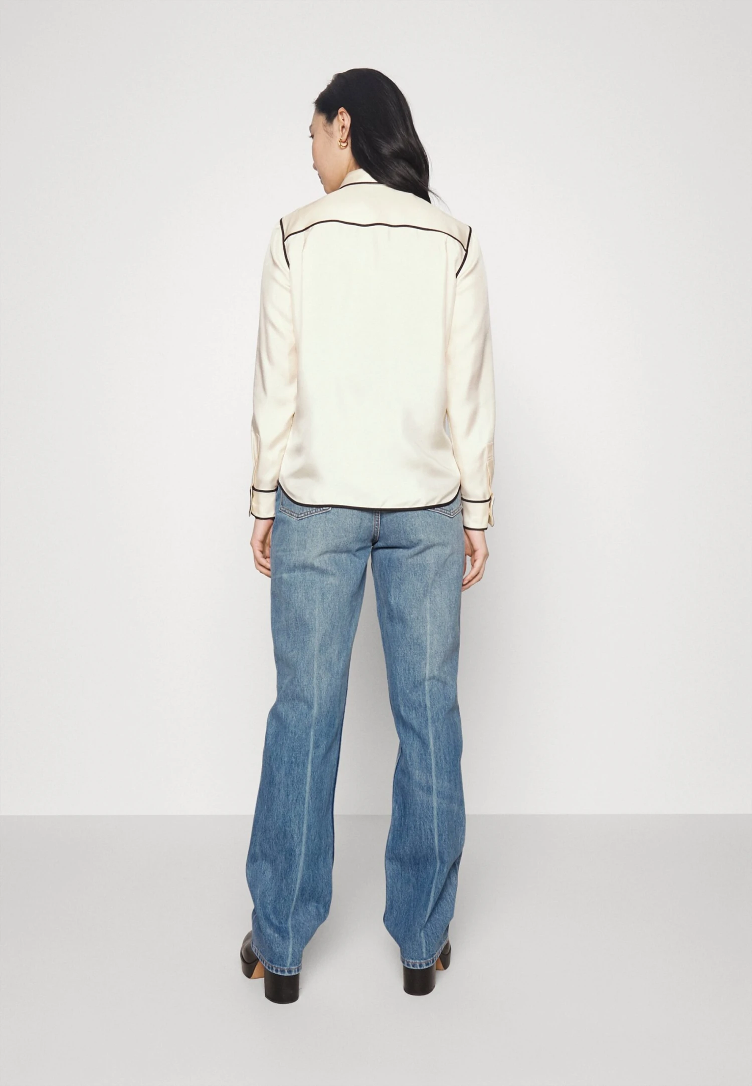 Tory Burch Mid Rise Straight - Straight Leg Jeans - Light-Blue Denim 3 Tory Burch Mid Rise Straight - Straight Leg Jeans - Light-Blue Denim - Image 3