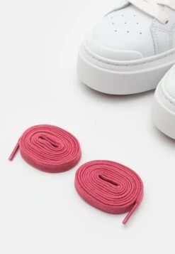 Tory Burch Ladybug - Trainers 10 Tory Burch Ladybug - Trainers -Tory Burch 559a2e17246f40f9a5bf0172cc7aabbd