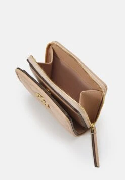 Tory Burch Kira Chevron Bi Fold Wallet - Wallet - Devon Sand 8 Tory Burch Kira Chevron Bi Fold Wallet - Wallet - Devon Sand -Tory Burch 5b3b967c5ae4472680b0b4557d3d130a