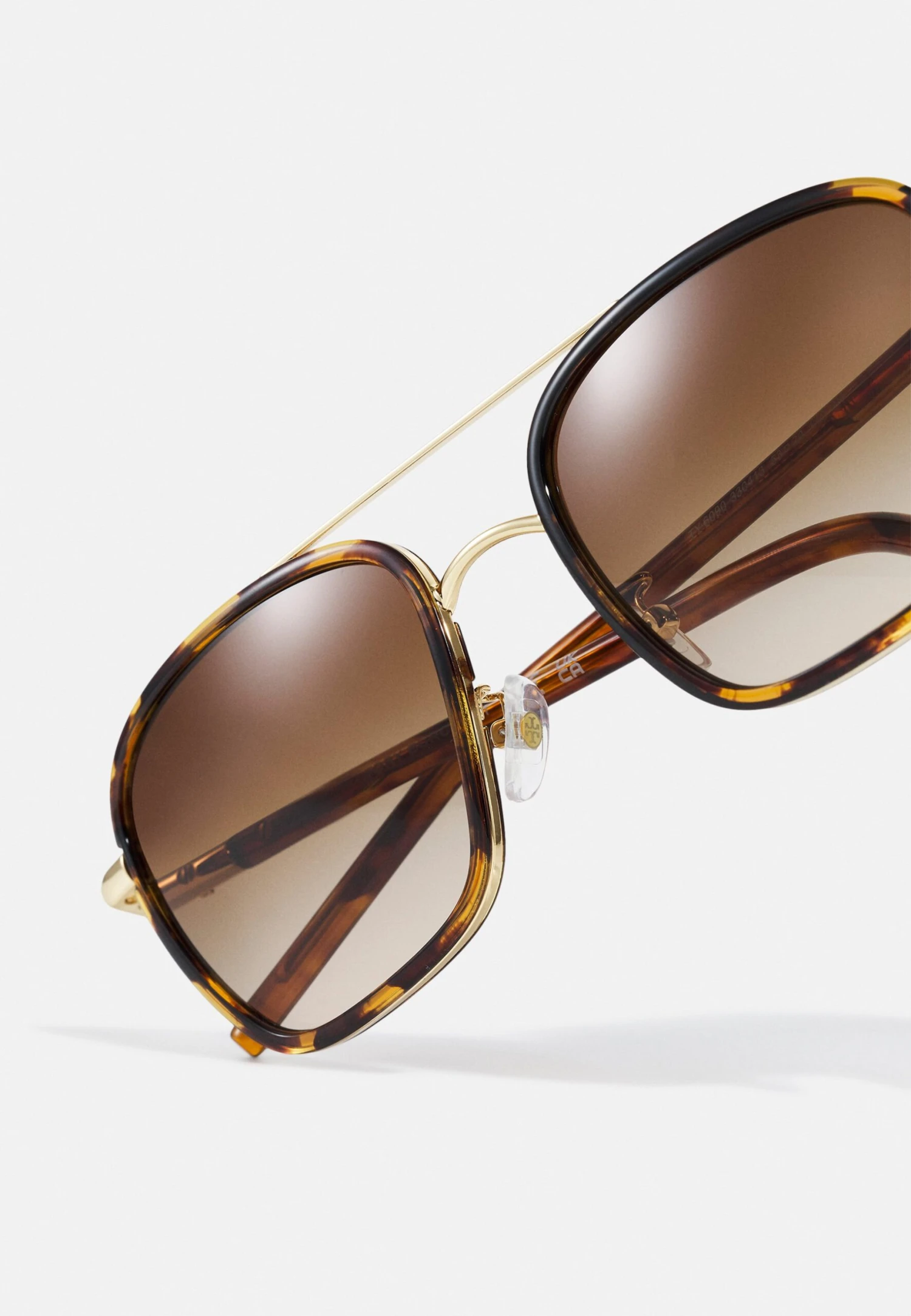 Tory Burch Sunglasses - Shiny Gold-Coloured/Dark Tortoise 5 Tory Burch Sunglasses - Shiny Gold-Coloured/Dark Tortoise - Image 5