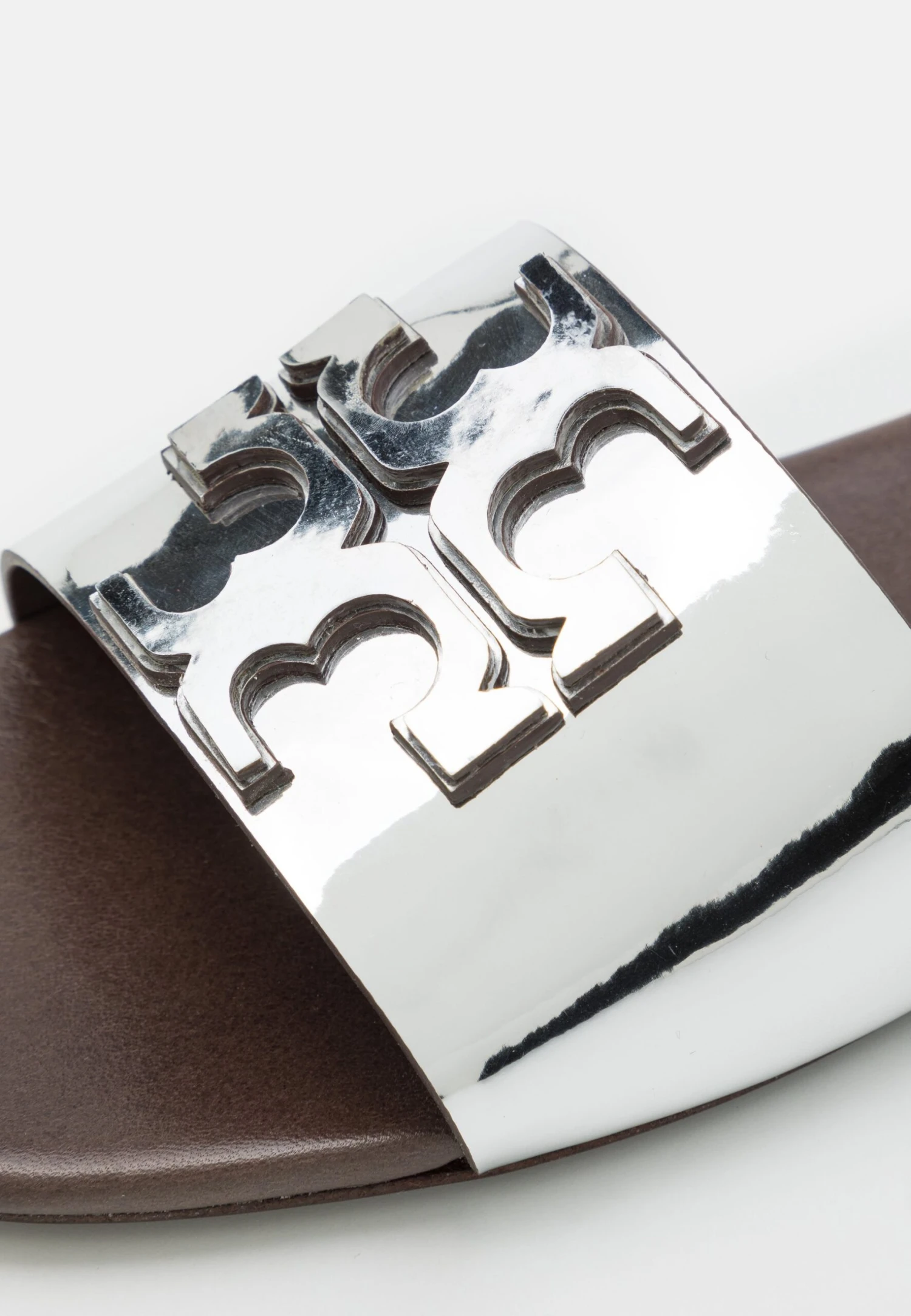 Tory Burch Ines Flat Slide - Mules - Silver/Coconut 7 Tory Burch Ines Flat Slide - Mules - Silver/Coconut - Image 7