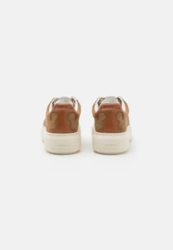 Tory Burch Ladybug- Trainers - Inverse Hazel/Alce/Bourbon 10 Tory Burch Ladybug- Trainers - Inverse Hazel/Alce/Bourbon -Tory Burch 8bcbb91eb1e548ac8b4e7a4c98a135da