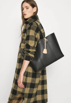 Tory Burch Perry Triple Compartment Tote - Tote Bag - Black 11 Tory Burch Perry Triple Compartment Tote - Tote Bag - Black -Tory Burch 8d0d463463924a8ba4d542e3af53d142