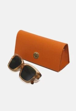 Tory Burch Sunglasses - Transparent Camel 8 Tory Burch Sunglasses - Transparent Camel -Tory Burch 9bc05ef970094e5299e6aa587dc0ef25