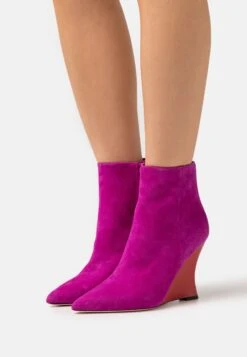 Tory Burch Sculpted Wedge - Wedge Ankle Boots - Fuchsia/Triple Red