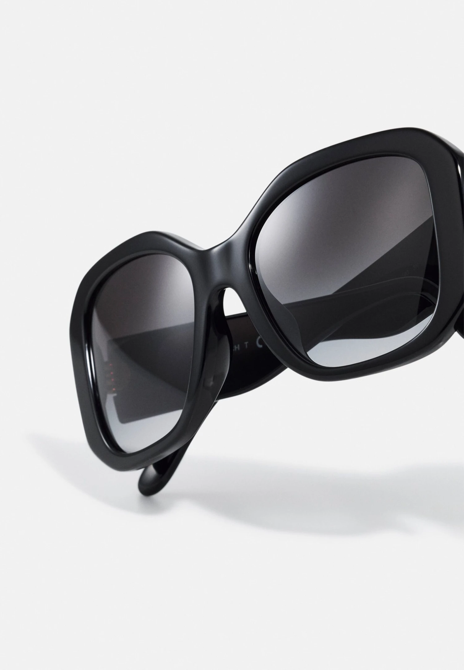 Tory Burch Sunglasses - Black 5 Tory Burch Sunglasses - Black - Image 5