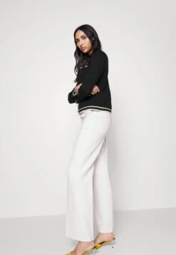 Tory Burch Kendra Cardigan - Cardigan - Black / French Cream 13 Tory Burch Kendra Cardigan - Cardigan - Black / French Cream -Tory Burch d5cd394edda046dca427abbf375e607a