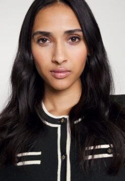 Tory Burch Kendra Cardigan - Cardigan - Black / French Cream 12 Tory Burch Kendra Cardigan - Cardigan - Black / French Cream -Tory Burch e508982382a5445ba9355f6afbdd560e