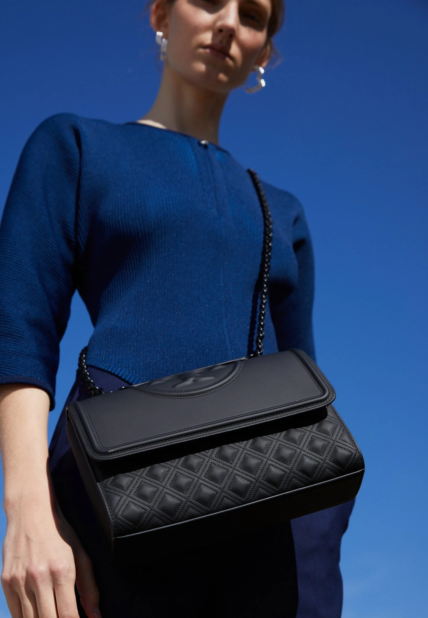 Tory Burch Fleming Convertible Shoulder - Handbag - Black 4 Tory Burch Fleming Convertible Shoulder - Handbag - Black - Image 4