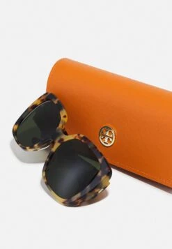 Tory Burch Sunglasses - Tokyo Tortoise 8 Tory Burch Sunglasses - Tokyo Tortoise -Tory Burch f22a0c0d6ec142fbaef23b2ffc900366