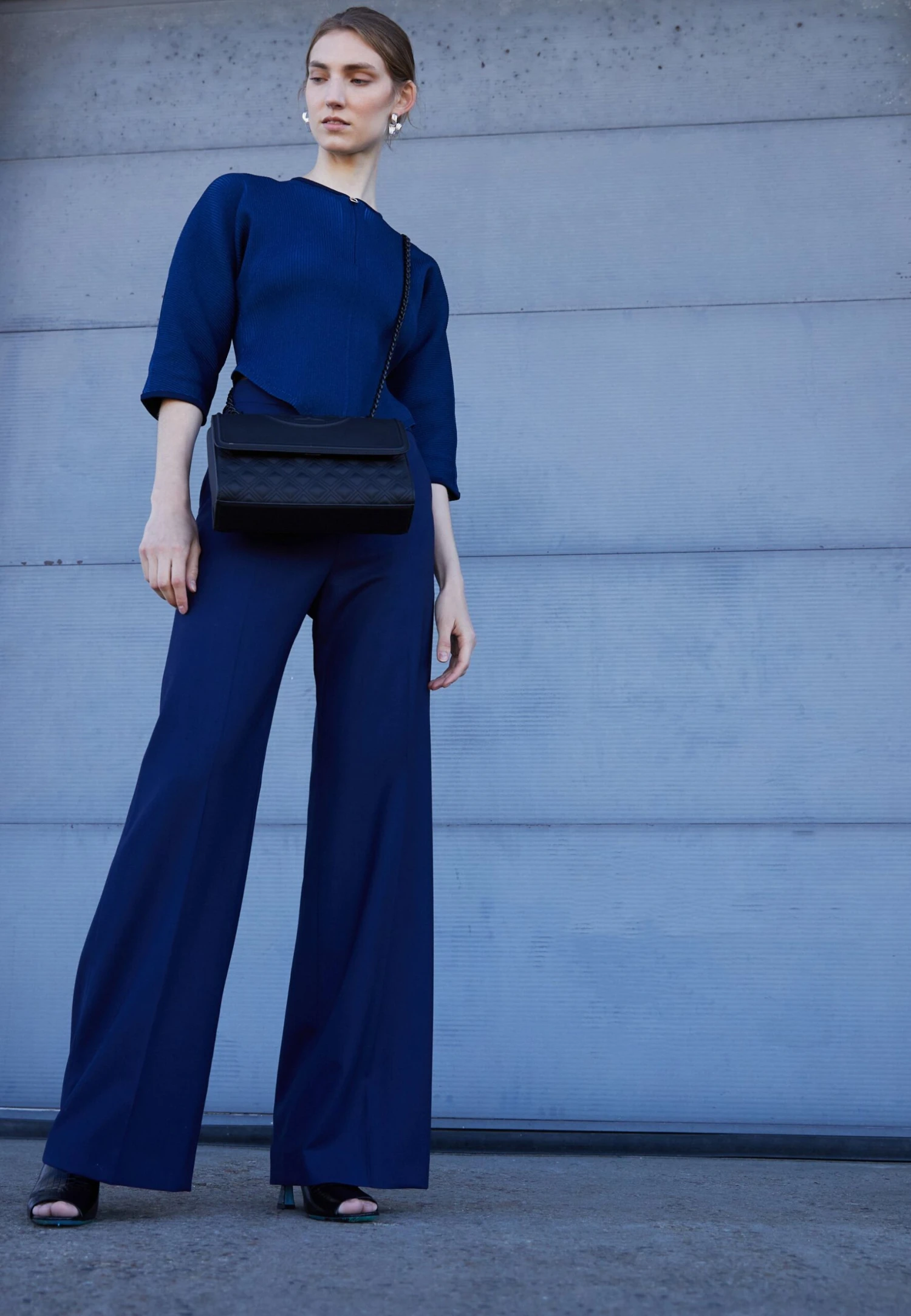 Tory Burch Fleming Convertible Shoulder - Handbag - Black 1 Tory Burch Fleming Convertible Shoulder - Handbag - Black