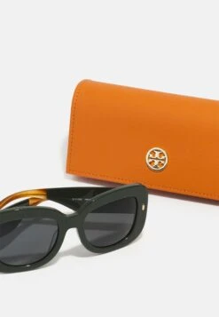 Tory Burch Sunglasses - Olive 8 Tory Burch Sunglasses - Olive -Tory Burch fd7c39f3b9664ba59f78295188a8cdf0